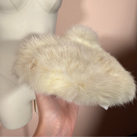 Vintage 1940’s White Rabbit Fur Barrett Winter Hat with Pom Pom - Picture 10 of 15